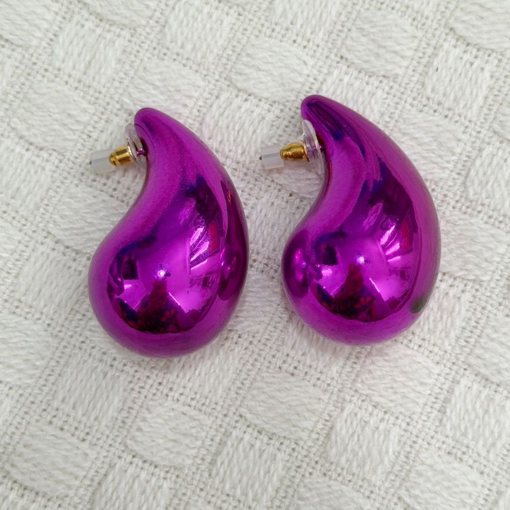 8 Other Reasons Droplet Teardrop Shaped Earrings in Metallic Pink - Picture 5 of 8